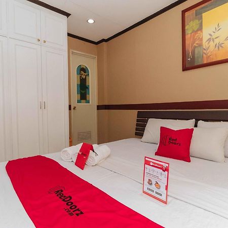Reddoorz @ Up Village Quezon City Exterior foto