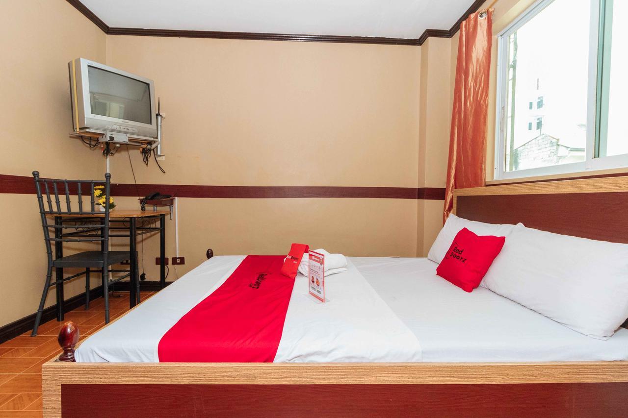 Reddoorz @ Up Village Quezon City Exterior foto