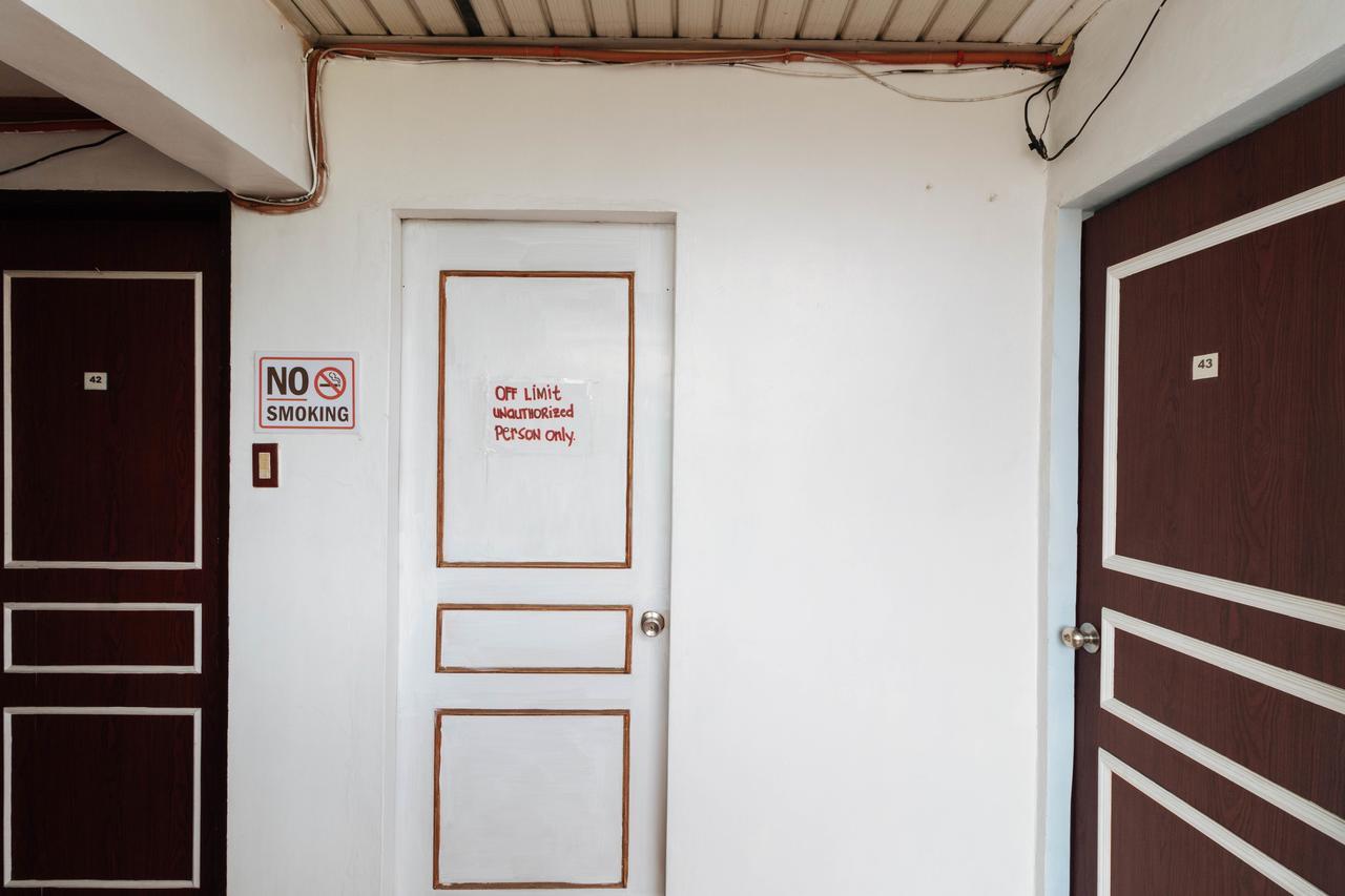 Reddoorz @ Up Village Quezon City Exterior foto